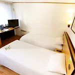 Hotel Campanile Creil - 3*