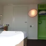 מלון Campanile Creil - 3*