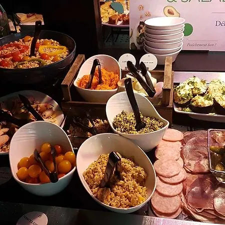 Hotel Campanile Creil - 3*