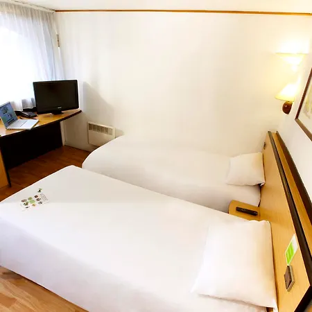 Hotel Campanile Creil - 3*