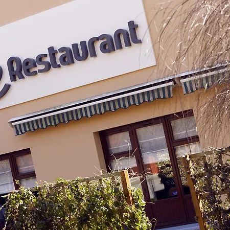 Campanile Creil - Hotel