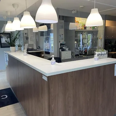 Hotel Campanile Creil - 3*