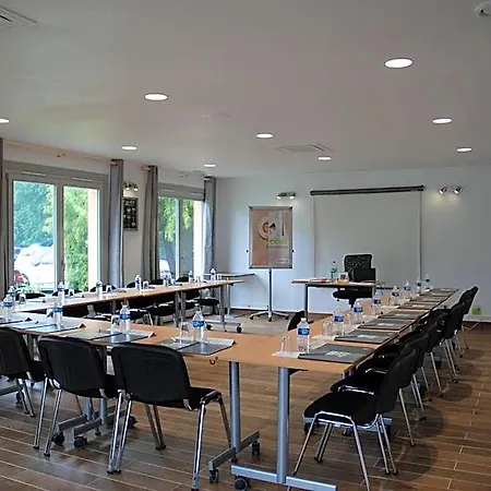 호텔 Campanile Creil - 3*